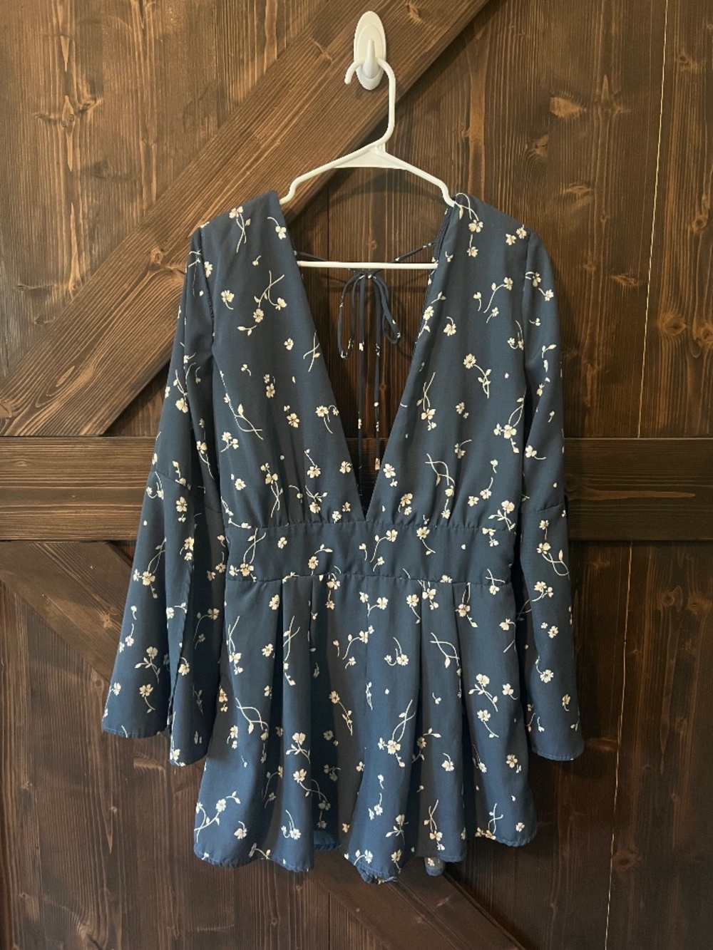 Charlotte Russe Floral Long Sleeve Romper Size Large Blue White Boho